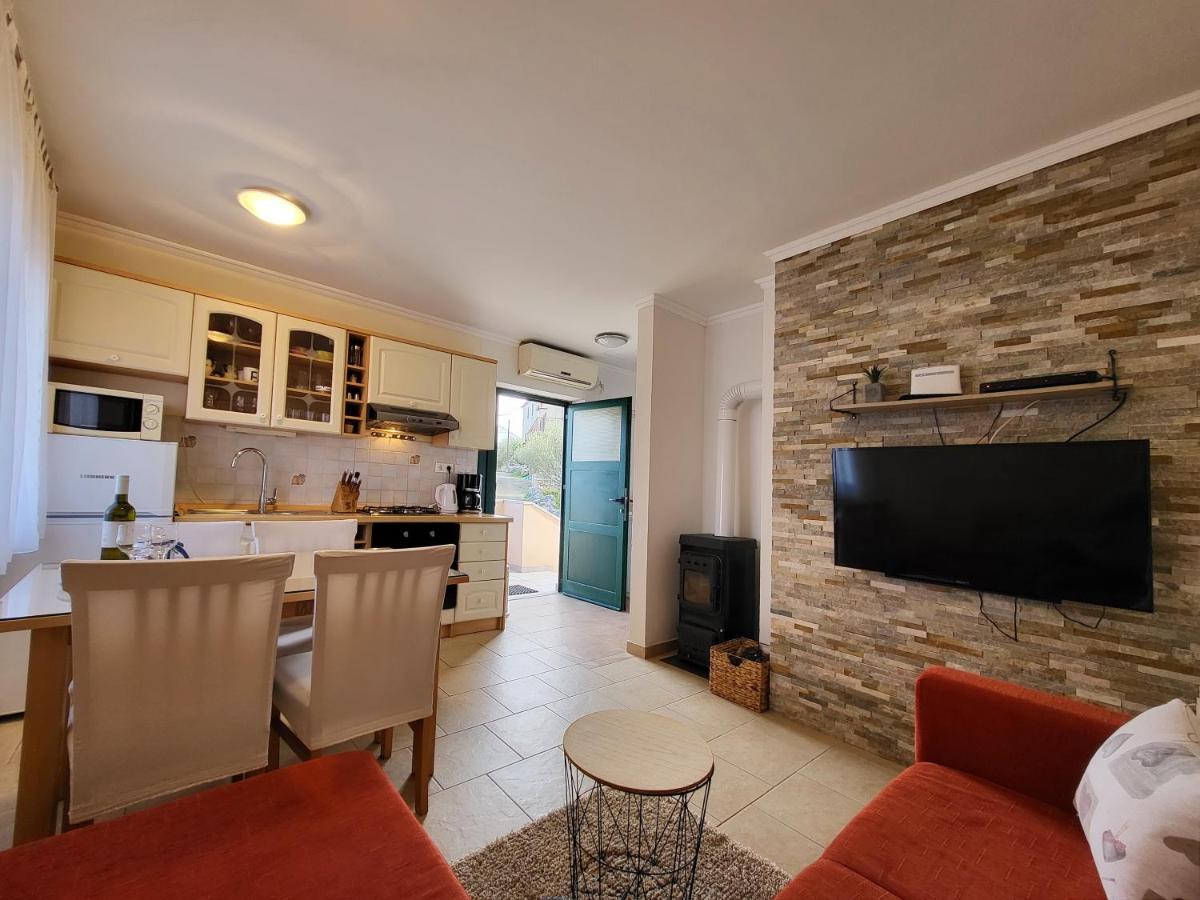 Holiday Home Duje Mali Iz Bagian luar foto