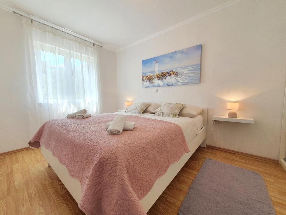 Holiday Home Duje Mali Iz Bagian luar foto