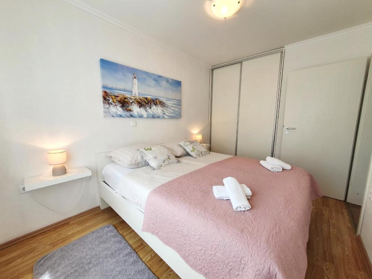 Holiday Home Duje Mali Iz Bagian luar foto