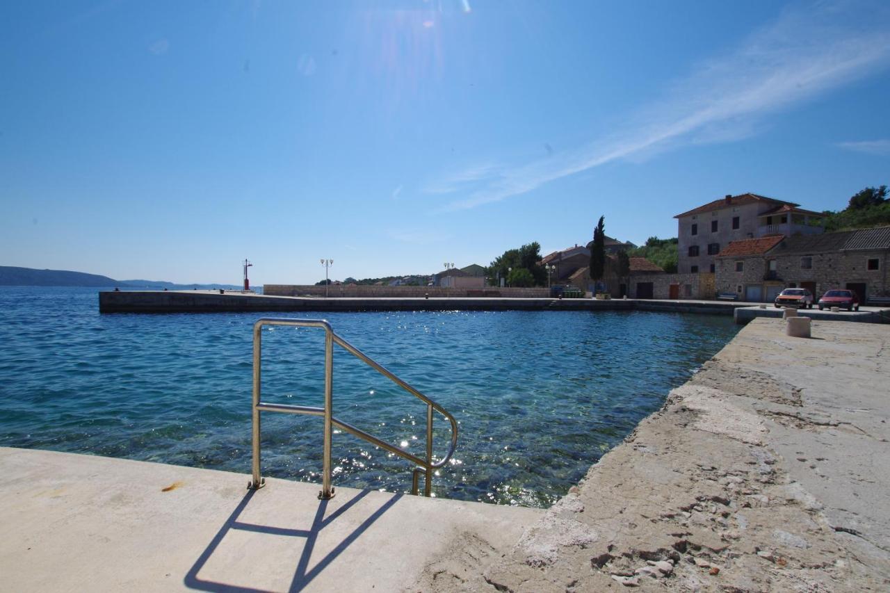 Holiday Home Duje Mali Iz Bagian luar foto